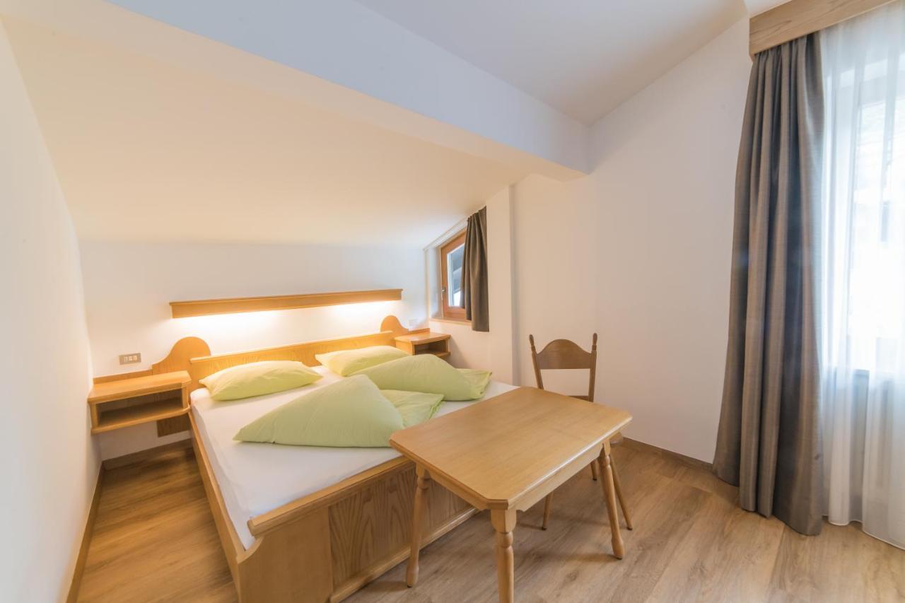 Pension Apartments Pardell كاستلبيلو المظهر الخارجي الصورة